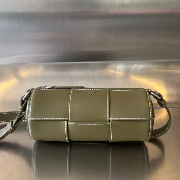 SMALL CYLINDER CASSETTE 21 IN TOBACCO BROWN CALFSKIN