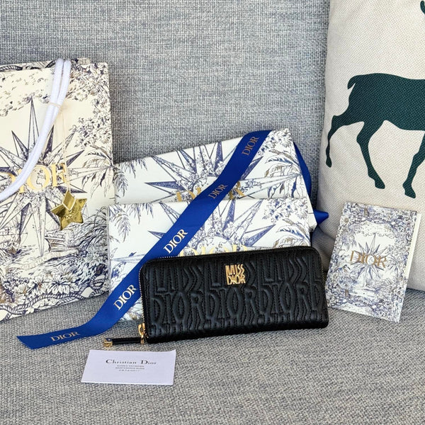 VERTICAL LONG ZIP WALLET 20 IN BLACK QUILTED ALLOVER CALFSKIN